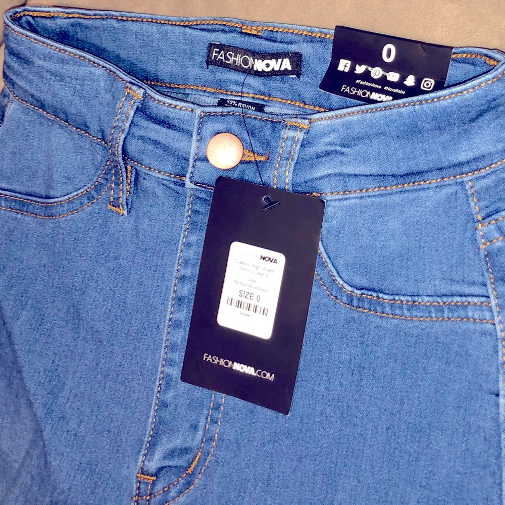 NWT!FASHION NOVA-HIGH WAISTED SKINNY JEANS